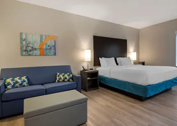 MainStay Suites Cincinnati University - Uptown hotel thumbnail 6