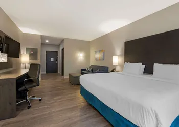MainStay Suites Cincinnati University - Uptown hotel thumbnail 7