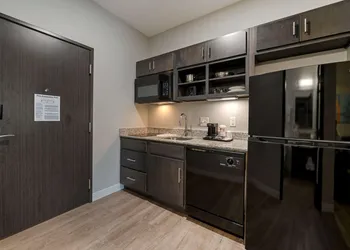 MainStay Suites Cincinnati University - Uptown hotel thumbnail 8