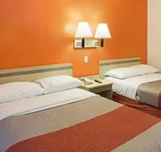 Super 6 Inn & Suites Baton Rouge hotel detail image 7