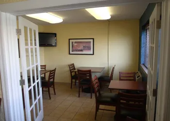Relax Inn hotel thumbnail 4