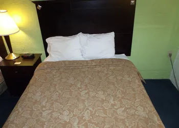 Relax Inn hotel thumbnail 6