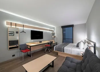 City Express Plus by Marriott Ciudad de México Insurgentes Sur hotel thumbnail 6