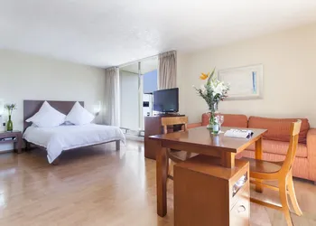 Exe Suites San Marino Hotel hotel thumbnail 8