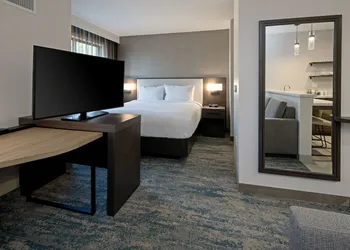 Residence Inn by Marriott Valencia hotel thumbnail 7
