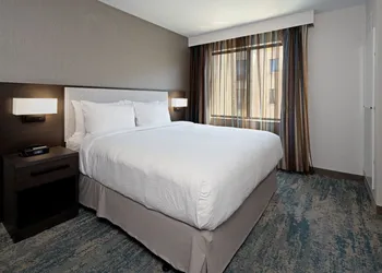 Residence Inn by Marriott Valencia hotel thumbnail 8