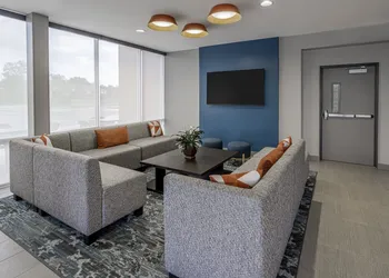 avid hotel Milwaukee West Waukesha by IHG hotel thumbnail 2
