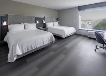 avid hotel Milwaukee West Waukesha by IHG hotel thumbnail 7