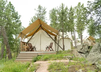 Under Canvas Mount Rushmore hotel thumbnail 7