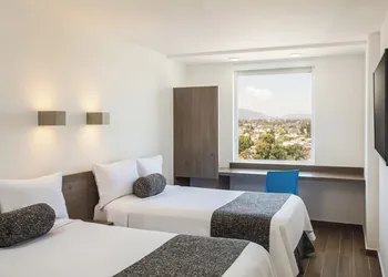 One Ciudad de Mexico La Raza hotel thumbnail 7