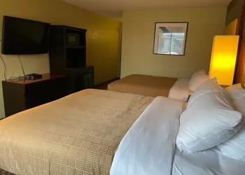 Clarion Inn hotel thumbnail 5