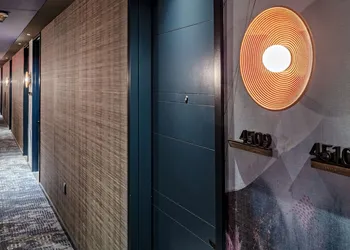 Tempo by Hilton New York Times Square hotel thumbnail 2
