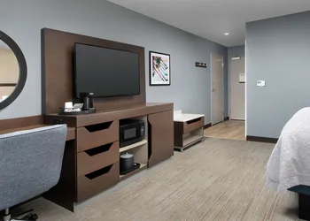 Hampton Inn Warroad, MN hotel thumbnail 6