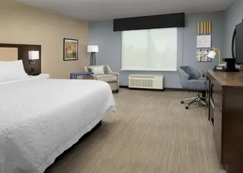 Hampton Inn Warroad, MN hotel thumbnail 7