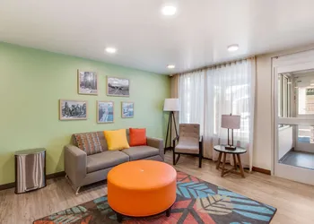 WoodSpring Suites Bakersfield Airport hotel thumbnail 3