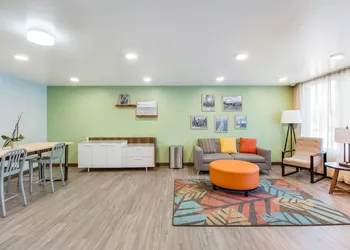 WoodSpring Suites Bakersfield Airport hotel thumbnail 4