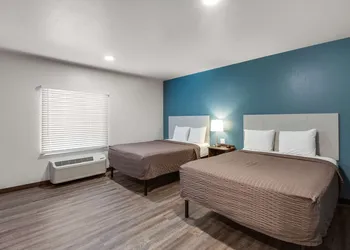 WoodSpring Suites Bakersfield Airport hotel thumbnail 5