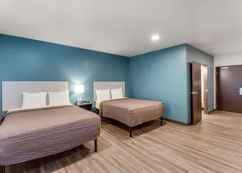WoodSpring Suites Bakersfield Airport hotel thumbnail 6