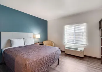 WoodSpring Suites Bakersfield Airport hotel thumbnail 7