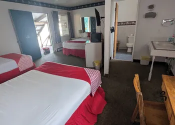 Silver Spur Motel hotel thumbnail 6
