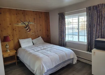Silver Spur Motel hotel thumbnail 8