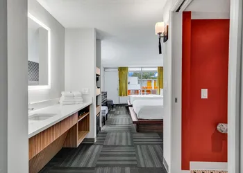 Holiday Shores hotel thumbnail 8