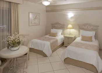 Hotel & Suites Quinta Magna hotel thumbnail 8