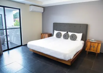 SOLE Suites by GuruHotel hotel thumbnail 6