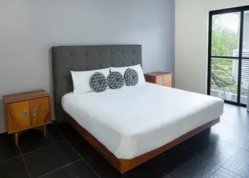 SOLE Suites by GuruHotel hotel thumbnail 8