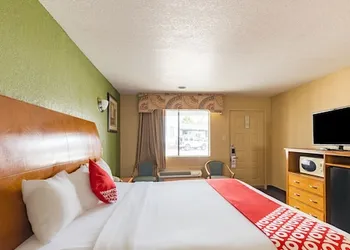 OYO Hotel Jewett TX Southwest, I-45 hotel thumbnail 3