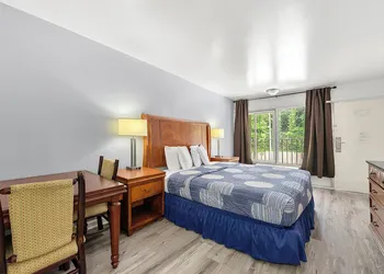 Budgetel Inn and Suites hotel thumbnail 6