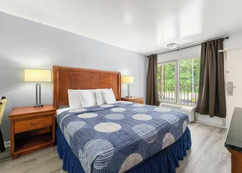 Budgetel Inn and Suites hotel thumbnail 8