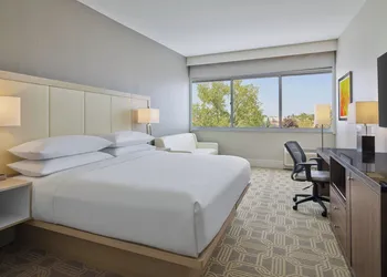 Delta Hotels by Marriott Chicago Willowbrook hotel thumbnail 7