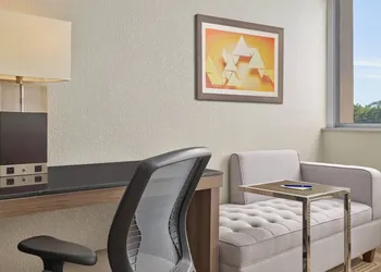 Delta Hotels by Marriott Chicago Willowbrook hotel thumbnail 8