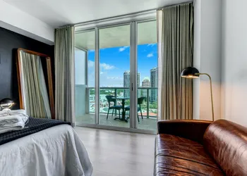 iCoconutGrove Vacation Rentals hotel thumbnail 8