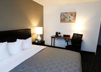 Econo Lodge Auburn I-95 hotel thumbnail 6