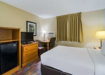 Americas Best Value Inn Fargo hotel thumbnail 5