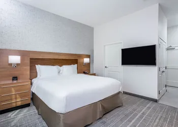 TownePlace Suites by Marriott Chicago Waukegan/Gurnee hotel thumbnail 6