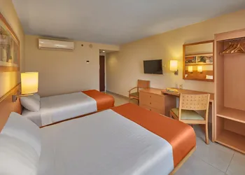 City Express by Marriott Mazatlán hotel thumbnail 6