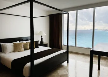 Krystal Grand Cancun All Inclusive hotel thumbnail 5