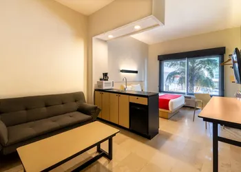 City Express by Marriott Cancun hotel thumbnail 6