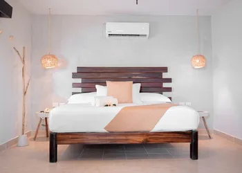 Petit Lafitte Beachfront Hotel & Bungalows hotel thumbnail 6
