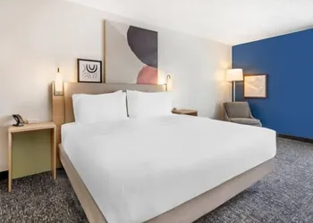 Spark by Hilton Roanoke Airport hotel thumbnail 3