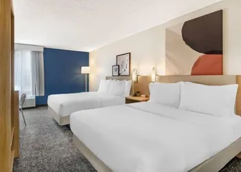 Spark by Hilton Roanoke Airport hotel thumbnail 5