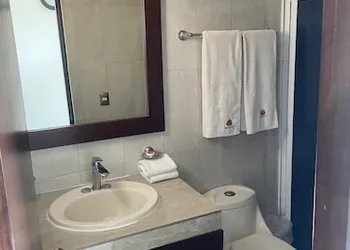 Hotel Las Jacarandas hotel thumbnail 8