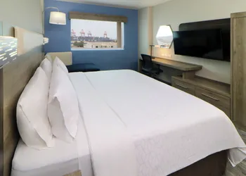 Holiday Inn Express Manzanillo by IHG hotel thumbnail 4