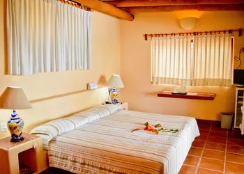 Catalina Beach Resort hotel thumbnail 3