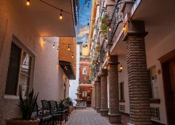 Maria Bonita Business Hotel & Suites hotel thumbnail 2