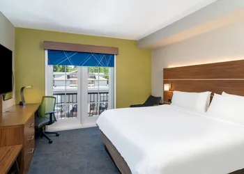 Holiday Inn Express & Suites Dahlonega by IHG hotel thumbnail 7