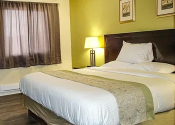 Skyland Motel Inn & Suites hotel thumbnail 2